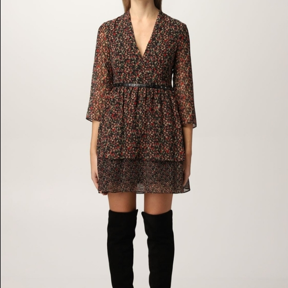 Patrizia Pepe Dresses & Skirts - Patrizia Pepe floral dress with‎ belt